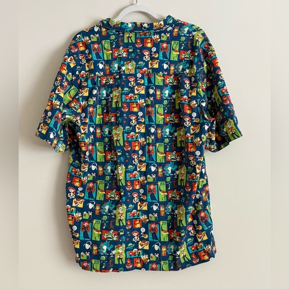 Disney Pixar Parks Button Up Camp Shirt Mens Hawaiian Style Size M - Picture 4 of 10